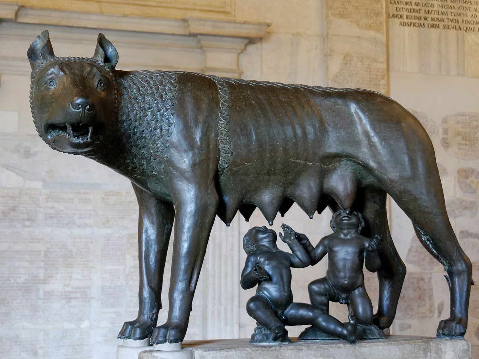 Europa Rom Gründungsmythos: Die kapitolinische Wölfin säugt Romulus und Remus