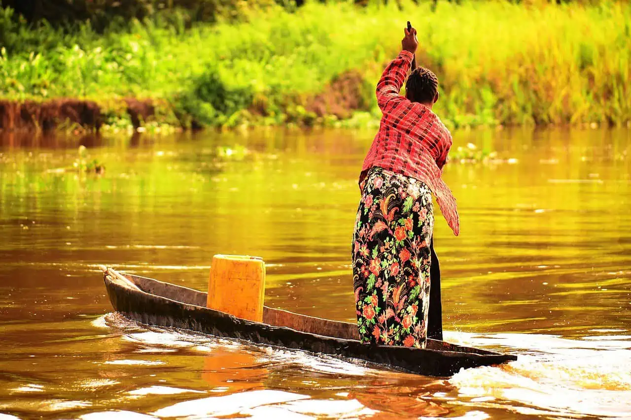 Handel auf dem Fluss in Kongo