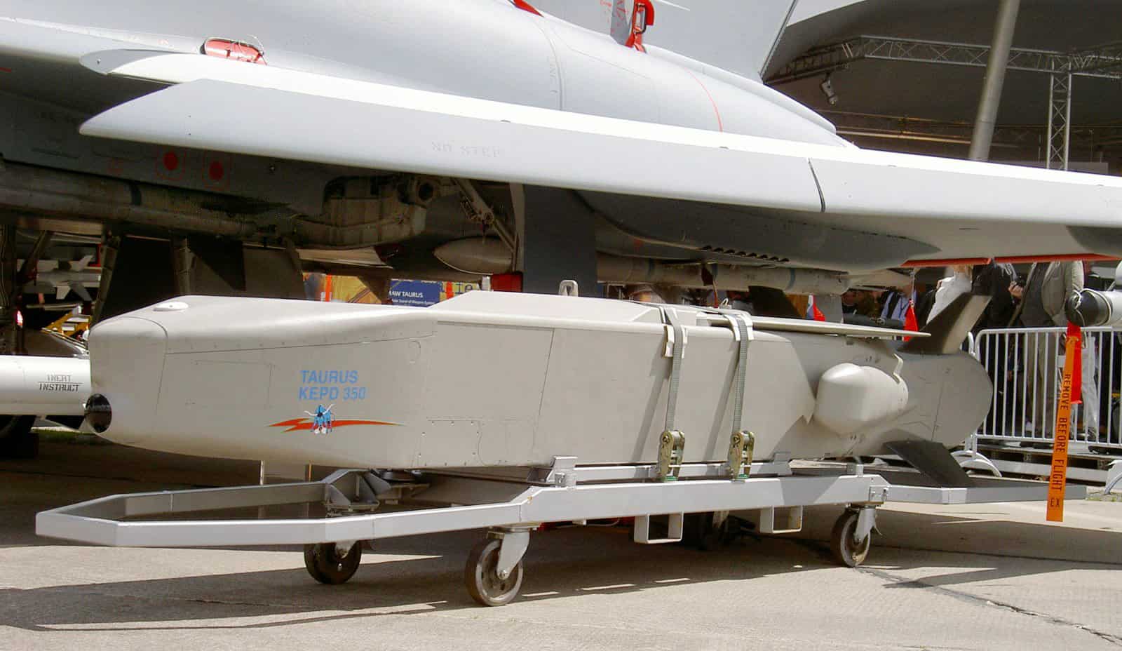 Marschflugkörper Taurus KEPD 350 unter einem Eurofighter Typhoon
