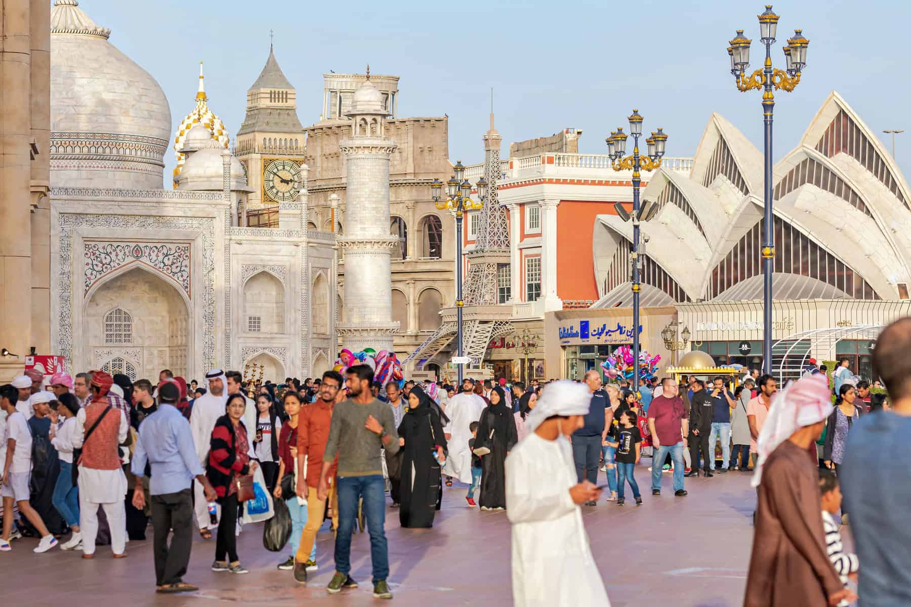 Menschen in Dubai