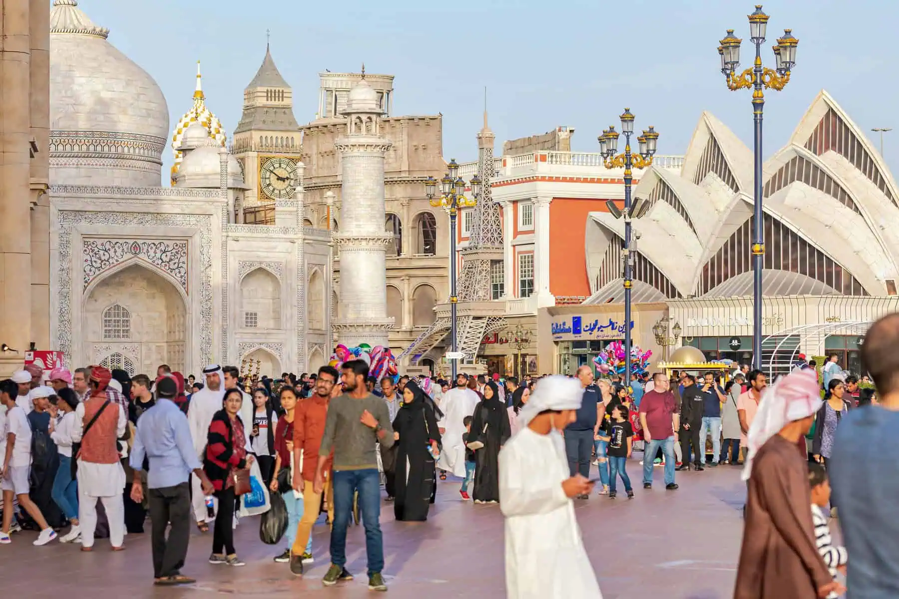 Menschen in Dubai